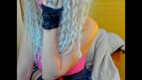 Luly online show from February 12, 2026, 1:22 am