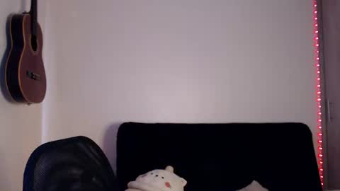 Aleska online show from June 9, 2026, 4:07 pm