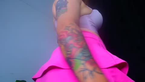 QUEEN OFF MILk  IM BACK  15 NOV online show from February 16, 2025, 1:25 am