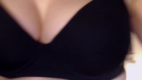 Snapshot of alessandra_foxy chatting on February 18, 2025, 7:52 pm Sandra online show from February 18, 2025, 7:52 pm