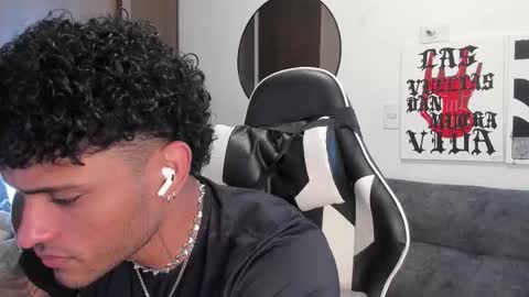 Alessandro Vanni online show from December 18, 2025, 2:34 pm