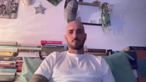 alessandromori91 online show from April 19, 2026, 11:07 pm