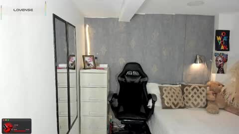 Yy  online show from September 19, 2025, 12:45 am