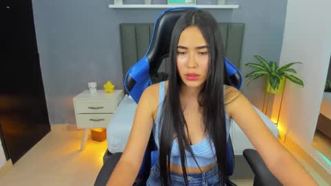 A L E S S I A online show from February 3, 2025, 7:21 pm