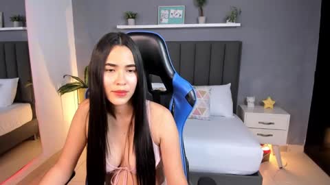 A L E S S I A online show from February 11, 2025, 12:06 am