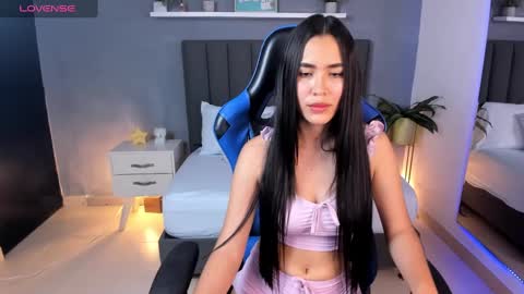 A L E S S I A online show from February 22, 2025, 12:05 am