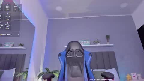 A L E S S I A online show from December 4, 2025, 7:33 pm