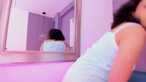 alessiia__ online show from November 28, 2025, 3:09 am