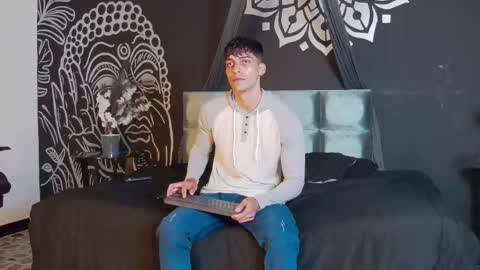 Alessio online show from November 6, 2025, 12:06 pm