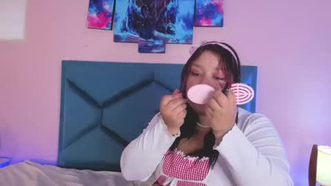 AleSweett online show from April 17, 2026, 12:19 pm