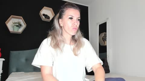 alesys69 online show from December 30, 2024, 11:38 pm