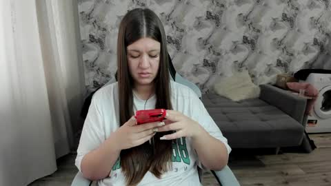 Aletta Oushen online show from March 27, 2026, 8:09 am