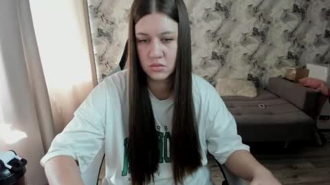 Aletta Oushen online show from April 7, 2026, 9:43 am