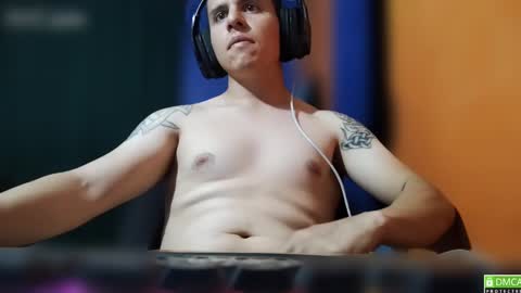 Snapshot of alex0397 chatting on December 28, 2024, 2:11 am alex0397 online show from December 28, 2024, 2:11 am