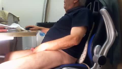 alex47100 online show from December 10, 2024, 3:33 pm