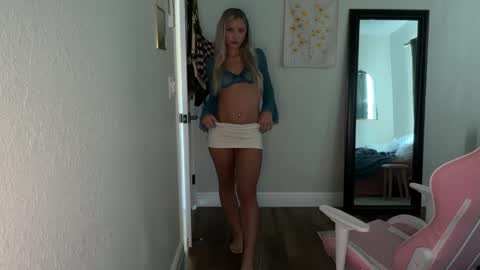 alex  online show from October 29, 2025, 10:00 pm