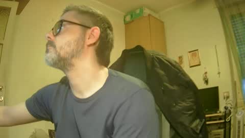 alex81pv1981 online show from January 2, 2025, 3:29 pm