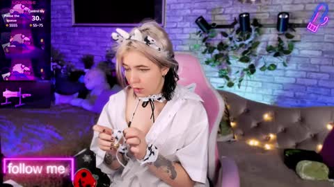 alex_howell online show from January 11, 2025, 8:43 pm