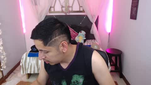 Snapshot of alex_levi chatting on June 5, 2026, 11:27 am Alex online show from June 5, 2026, 11:27 am