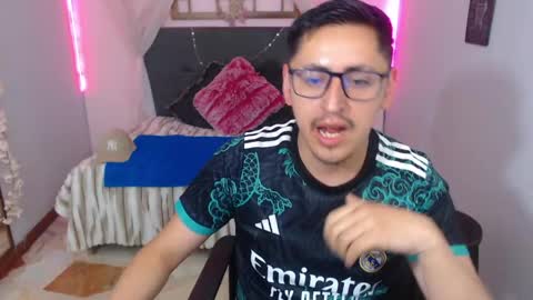 Snapshot of alex_levi chatting on June 8, 2026, 11:32 am Alex online show from June 8, 2026, 11:32 am