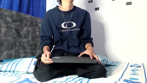 alex_mark_ online show from April 6, 2026, 6:42 pm