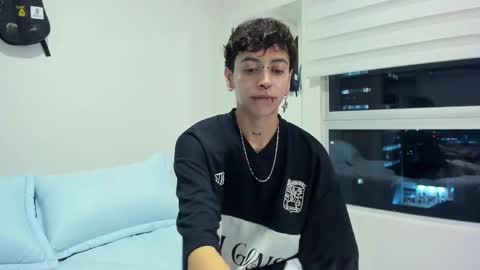 Snapshot of alex_poett chatting on January 23, 2025, 12:04 am Residente0xxx online show from January 23, 2025, 12:04 am