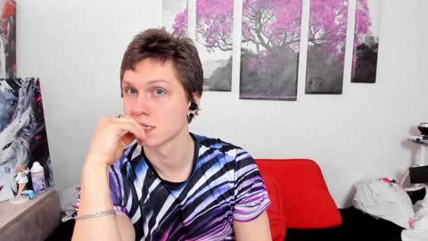 Alex WandHot online show from February 8, 2025, 8:52 am