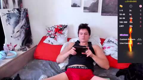 Alex WandHot online show from October 25, 2025, 5:48 am