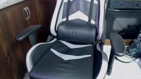 alex_xhunter online show from April 2, 2026, 7:33 pm