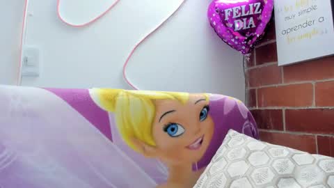 alexa latina online show from October 25, 2025, 2:02 pm