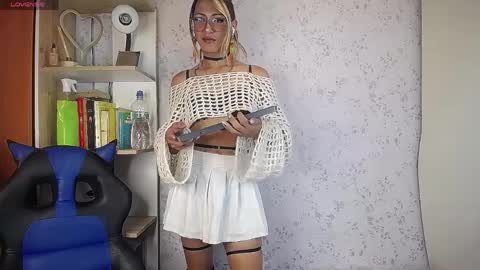 alexaavandercloude online show from April 3, 2026, 12:36 pm