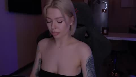 Alexa Mason online show from November 23, 2025, 2:11 am