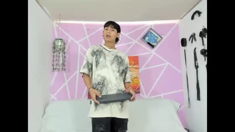 chicos hot online show from February 7, 2025, 7:06 pm