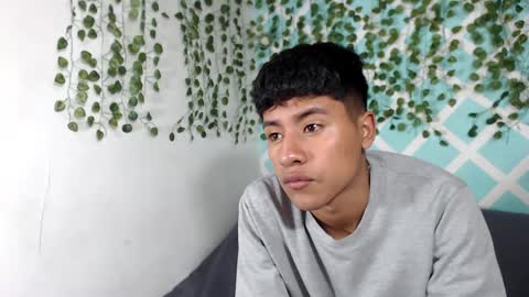 chicos hot online show from September 13, 2025, 1:44 pm