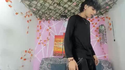 chicos hot online show from December 16, 2025, 2:00 pm