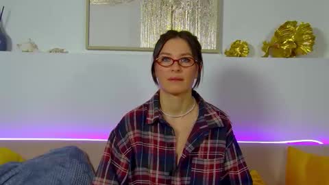 AlexandraBloom online show from November 6, 2025, 7:04 pm