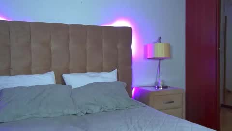 AlexandraBloom online show from November 9, 2025, 6:17 pm