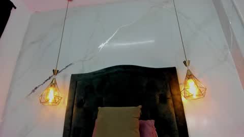    online show from November 18, 2025, 9:30 pm