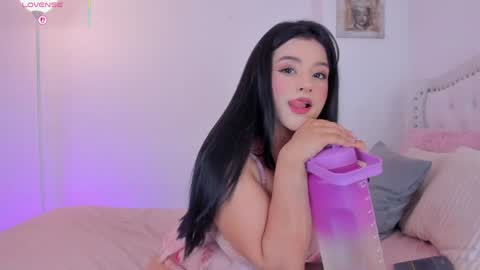 lexandra  online show from March 31, 2026, 11:49 pm