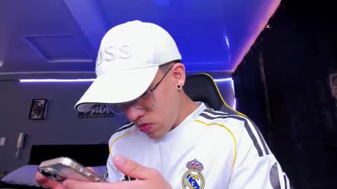 alexgiraldo__ online show from November 13, 2025, 2:38 pm