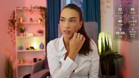 Alexis online show from November 12, 2025, 2:17 pm