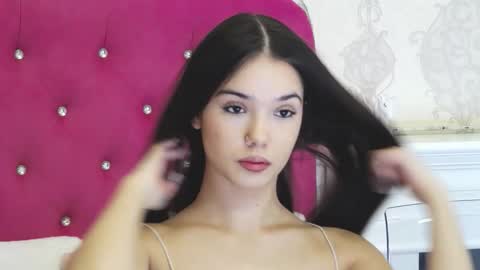 Snapshot of alexisdevine chatting on January 19, 2026, 5:22 am alexisdevine online show from January 19, 2026, 5:22 am