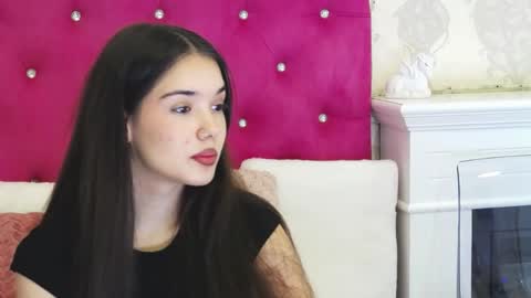 alexisdevine online show from May 14, 2026, 4:19 am