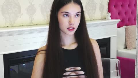 alexisdevine online show from June 10, 2026, 4:34 am