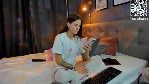 Alexis   Mon Tue Wed Thu Fri 7 GMT 0100am-0700am  online show from December 4, 2025, 12:09 am