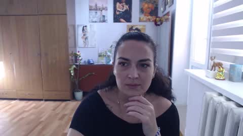 AlexisMillers online show from November 21, 2025, 11:42 am