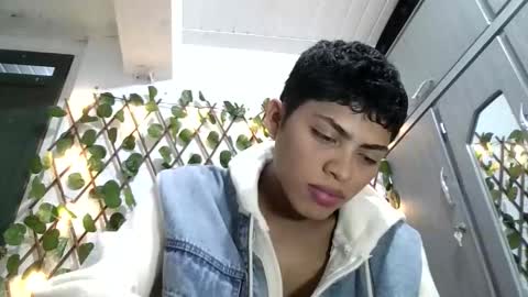 alexsexy1405 online show from December 18, 2025, 11:00 pm