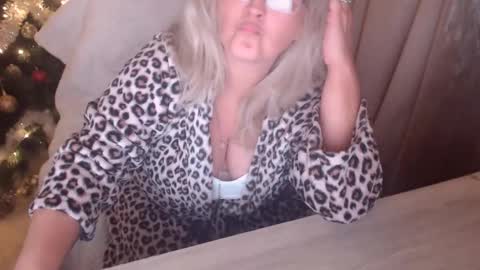 Jhoa online show from December 1, 2025, 1:10 am