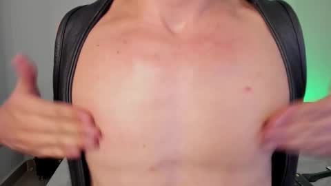 Snapshot of alexxander_hall chatting on October 31, 2025, 1:28 am Alexxander Hall online show from October 31, 2025, 1:28 am