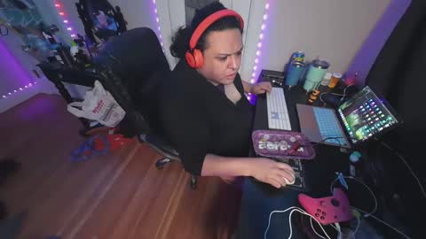 Snapshot of alexxxis2011x3 chatting on January 22, 2025, 6:31 am alexxxis2011x3 online show from January 22, 2025, 6:31 am